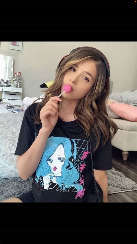 scrolller pokimane|PokimaneNSFW2 .